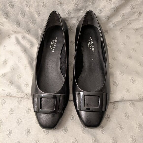 New! 9.5 Wide Fit Mark Lemp Black Pumps 1" Heel Buckle Detailing - Picture 2 of 4